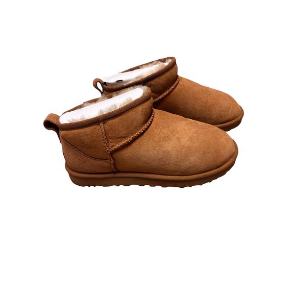 UGG NWOT Women's Classic Ultra Mini Boot Chestnut Size 7 Sheepskin Lined Winter - Picture 1 of 6